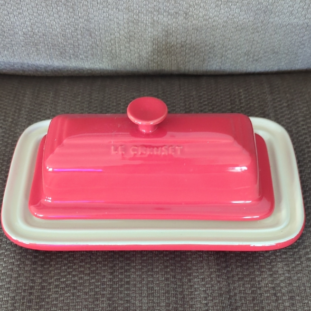 Le Creuset Heritage Cherry Red Stoneware Butter Dish